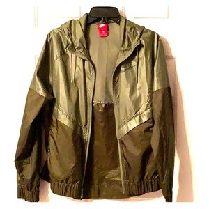 Nike Women’s Windrunner Jacket